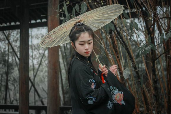 人生是一场镜花水月的梦