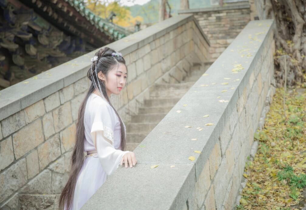 慕莲卿