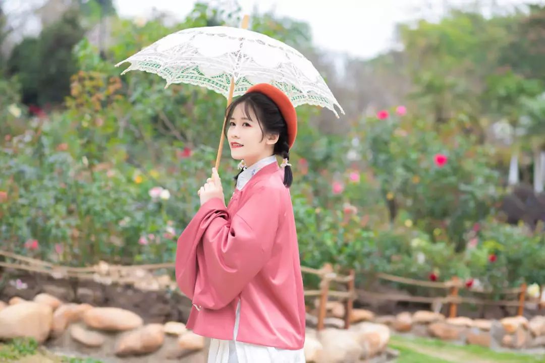 汉服摄影｜春间二三月，花开正好时（汉洋折衷）