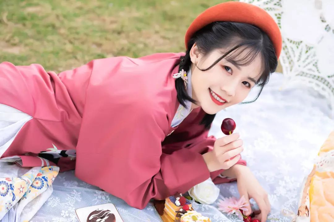 汉服摄影|春间二三月,花开正好时(汉洋折衷) 汉服摄影|春间二三月,花开正好时(汉洋折衷)