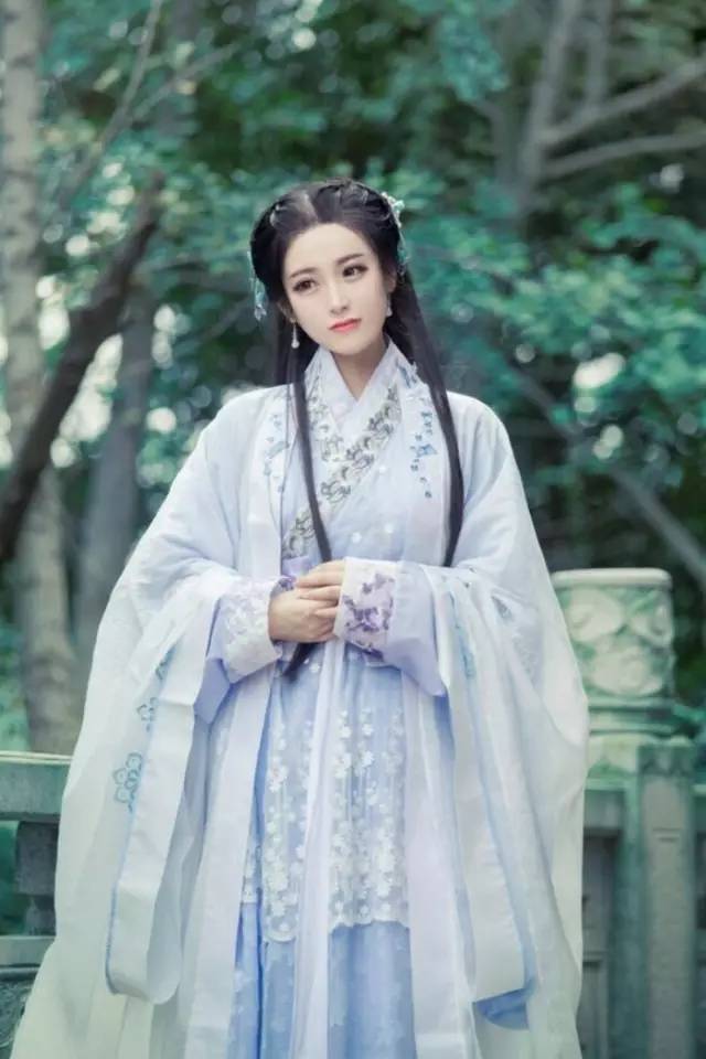 汉服风韵,尽显中华之美! 汉服风韵,尽显中华之美!
