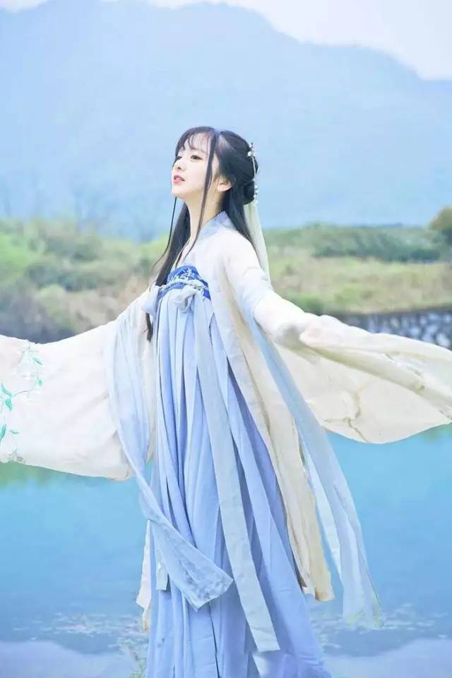 汉服风韵,尽显中华之美! 汉服风韵,尽显中华之美!