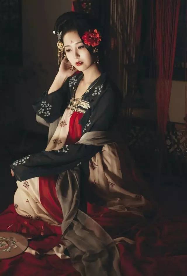 汉服风韵,尽显中华之美! 汉服风韵,尽显中华之美!