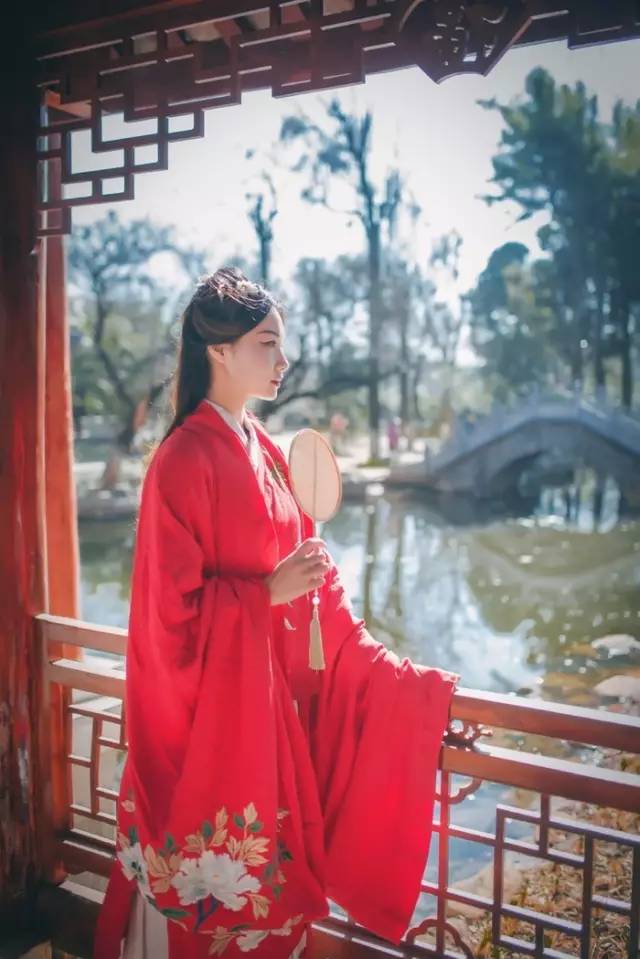 汉服风韵,尽显中华之美! 汉服风韵,尽显中华之美!