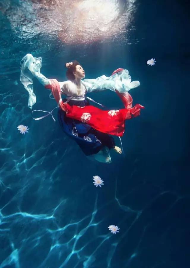 汉服风韵,尽显中华之美! 汉服风韵,尽显中华之美!
