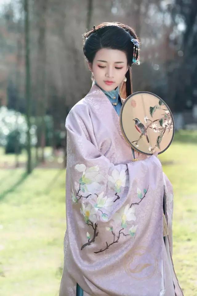 汉服风韵,尽显中华之美! 汉服风韵,尽显中华之美!