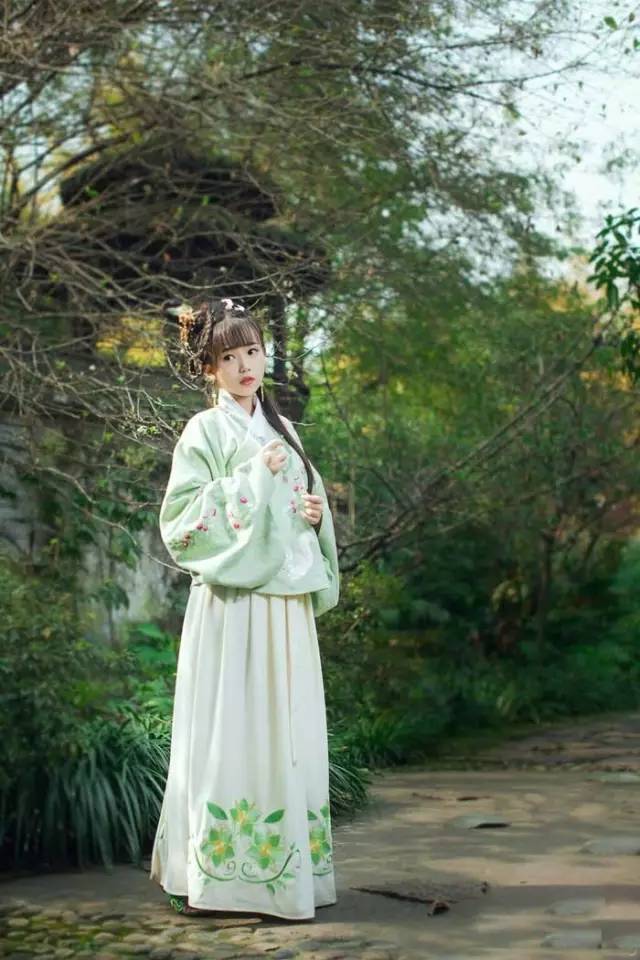 汉服风韵,尽显中华之美! 汉服风韵,尽显中华之美!