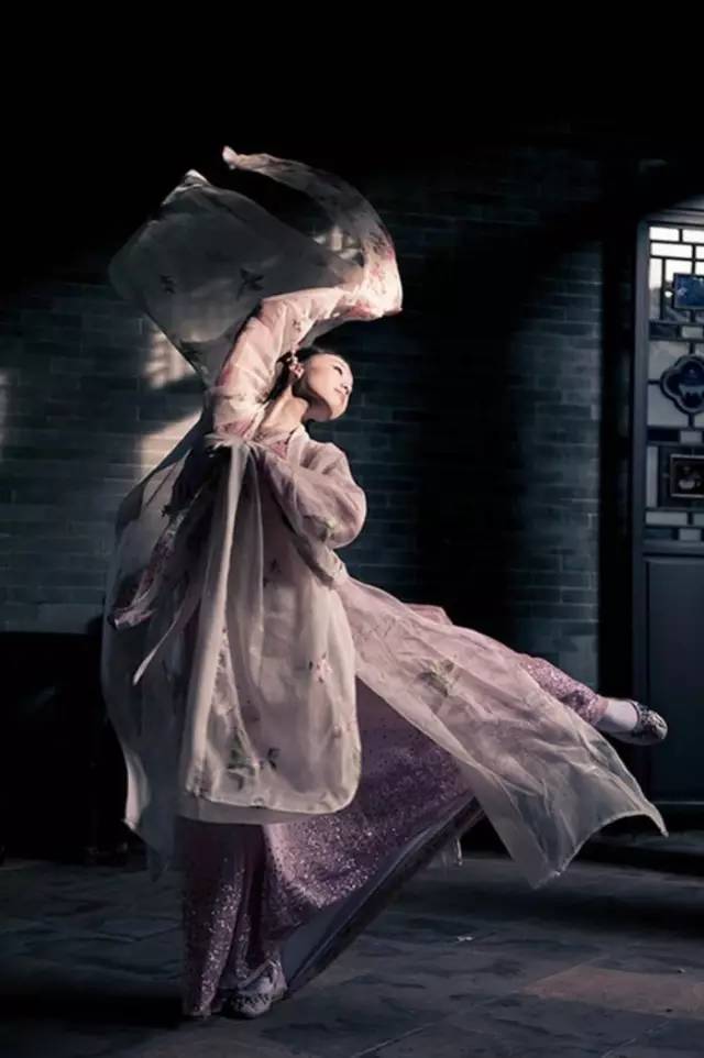 汉服风韵,尽显中华之美! 汉服风韵,尽显中华之美!