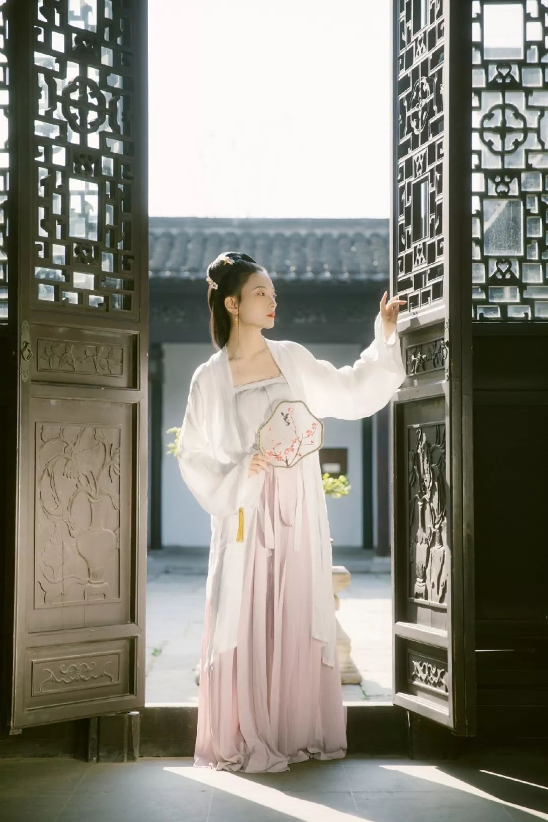 汉服摄影 | 中国女子的素雅静美