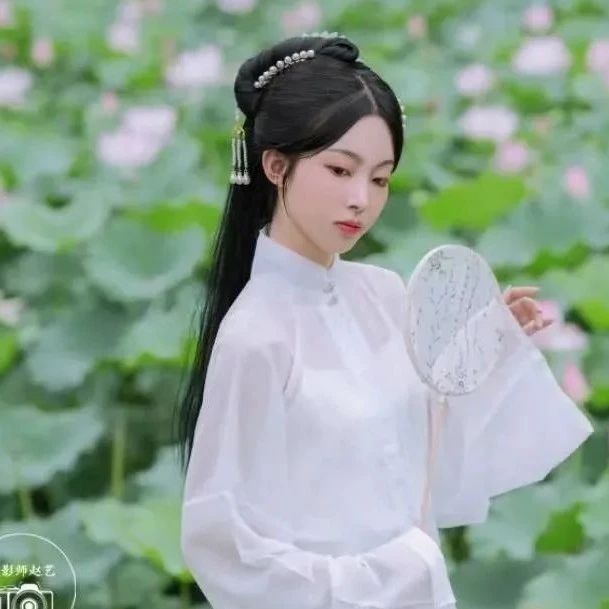 当汉服美女遇上禅荷花岛，美得自带仙气！