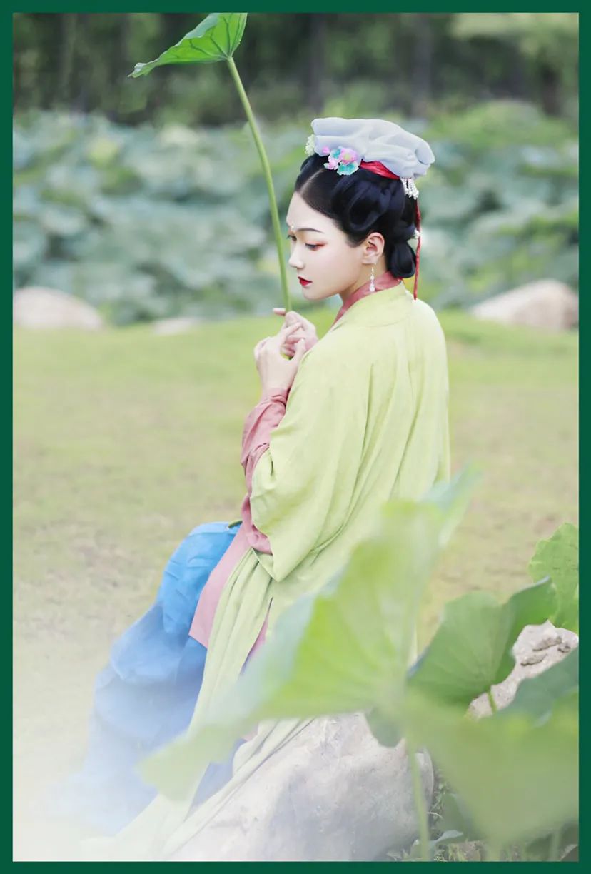 汉服仕女 | 风荷举