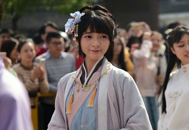 汉服火起来了!“后浪们”为什么痴迷传统服饰? 汉服火起来了!“后浪们”为什么痴迷传统服饰?