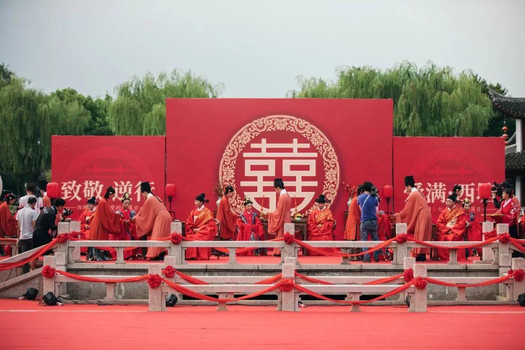 七夕，西塘为你披上红妆，感谢你让我们看到爱情最动人的模样！