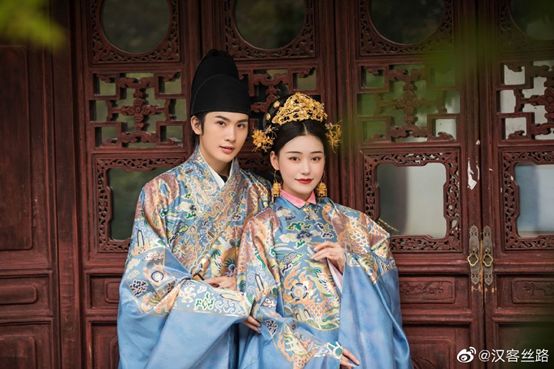 夸我!不用修图也能搞定美美的汉服证件照 夸我!不用修图也能搞定美美的汉服证件照