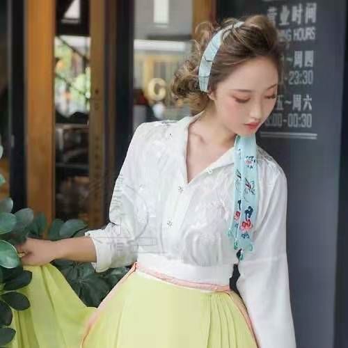 夸我!不用修图也能搞定美美的汉服证件照 夸我!不用修图也能搞定美美的汉服证件照