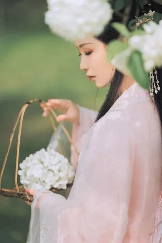 文学诗词 | 欢意未阑随曲付,赏心何处看花回 文学诗词 | 欢意未阑随曲付,赏心何处看花回