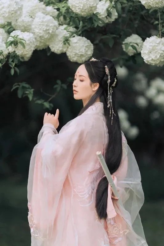文学诗词 | 欢意未阑随曲付,赏心何处看花回 文学诗词 | 欢意未阑随曲付,赏心何处看花回