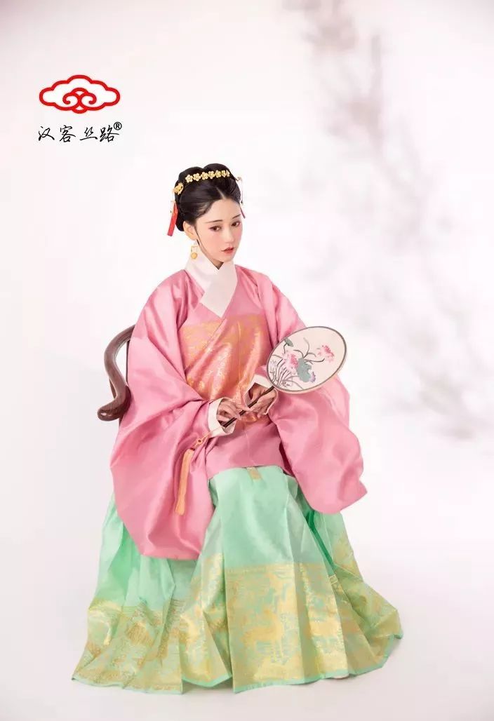 夸我！不用修图也能搞定美美的汉服证件照