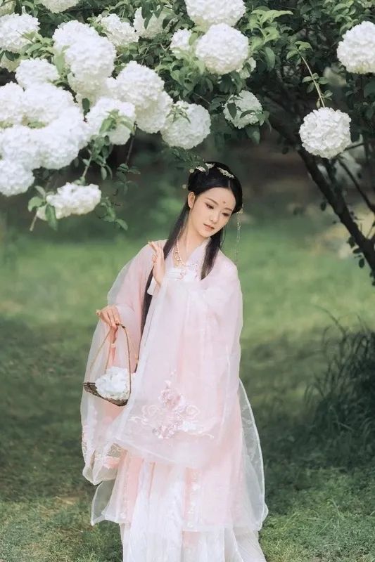 文学诗词 | 欢意未阑随曲付,赏心何处看花回 文学诗词 | 欢意未阑随曲付,赏心何处看花回