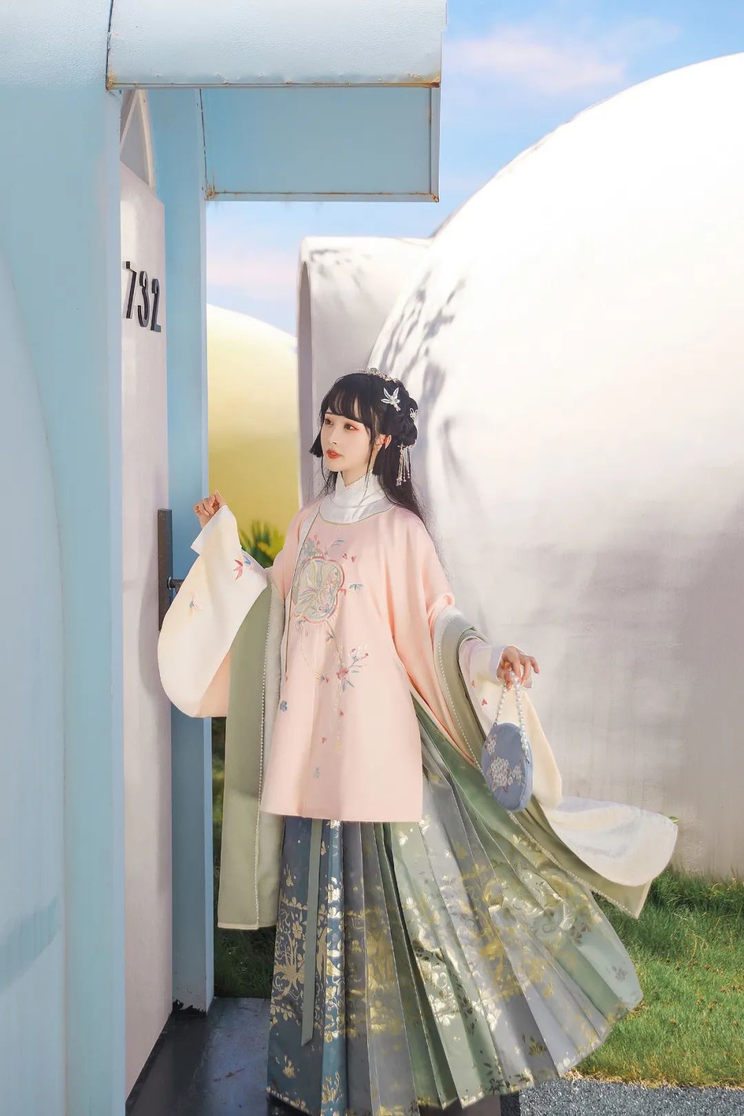 小年穿汉服 | 春节为什么要穿新衣服? 小年穿汉服 | 春节为什么要穿新衣服?