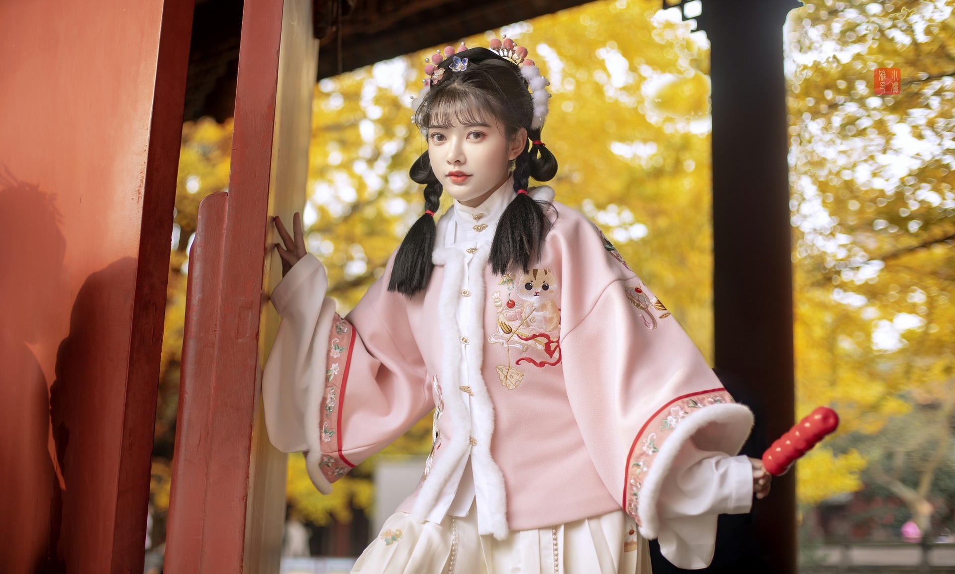 别后柔情无处诉，关雎入梦立沙洲｜汉服摄影
