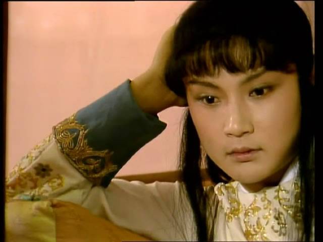 穿汉服的时候，手机放哪？