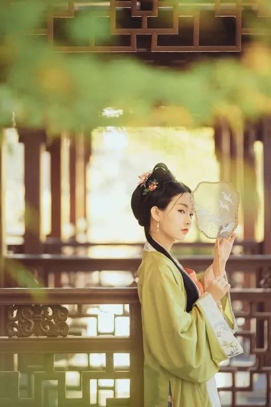 汀枫小筑 | 雪樱花晓：几重花影叠心事，一寸秋心入旧弦