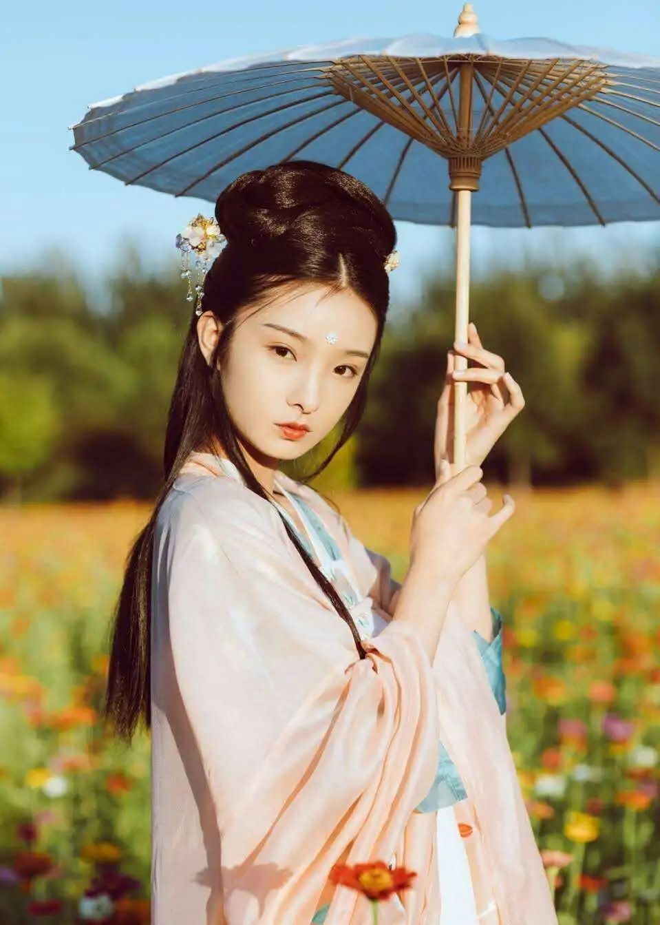 汉服容易成「梅菜干」？平时在衣柜里应该这么放！