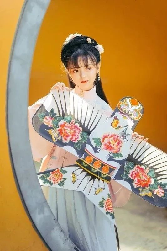 汀枫小筑 | 莺声燕语春光好，醉引诗情万句催