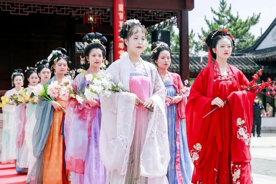 五一放假安排！锦绣中华华服秀典，国风来潮，惊艳全城！