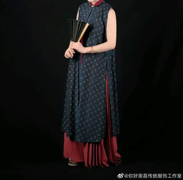 纯色汉服也能玩出花？——汉服色彩搭配方法