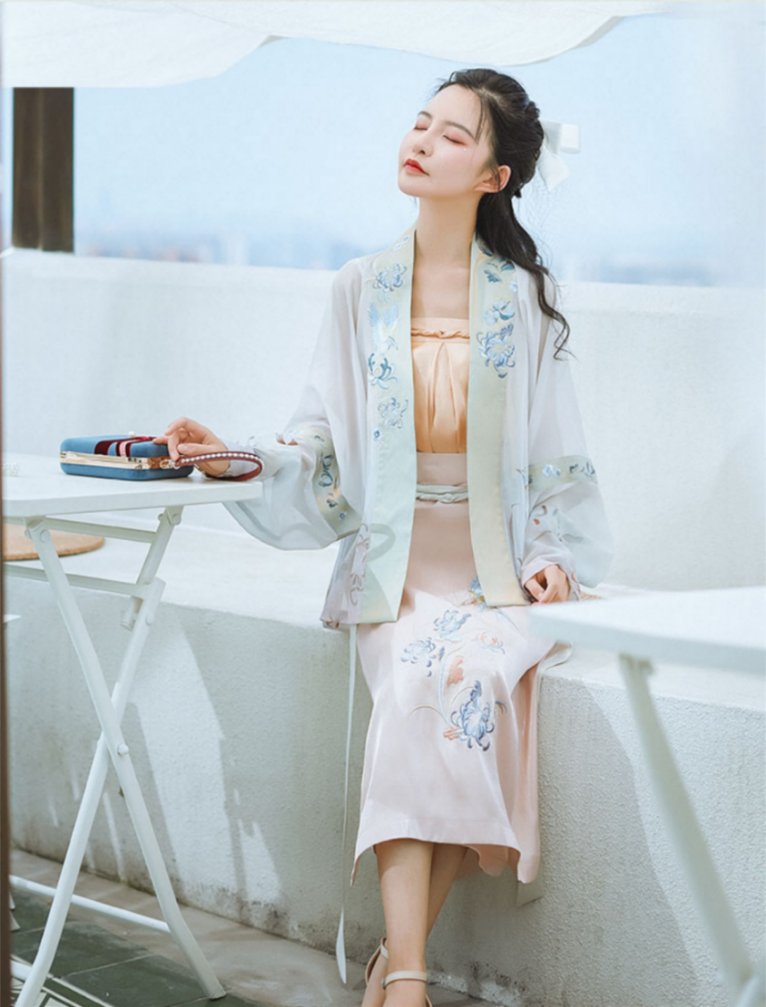 与春有染,超适合春天穿的宋制汉服 与春有染,超适合春天穿的宋制汉服