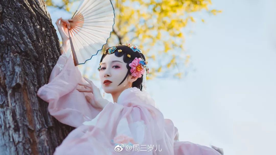 还在愁拍照POSE不够?带上这些道具可以解决大部分问题! 还在愁拍照POSE不够?带上这些道具可以解决大部分问题!