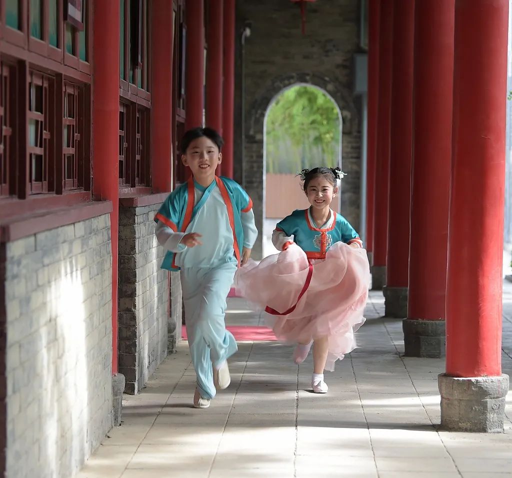 汉服市场火爆!“汉服”用英文怎么说? 汉服市场火爆!“汉服”用英文怎么说?