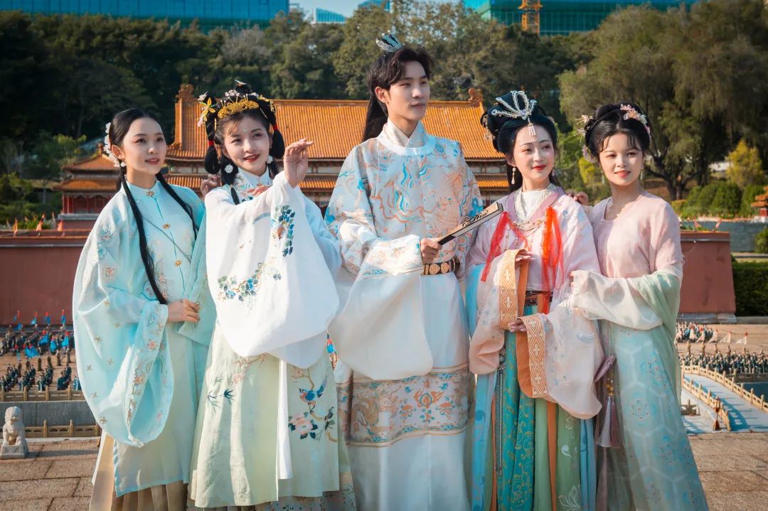 五一放假安排！锦绣中华华服秀典，国风来潮，惊艳全城！