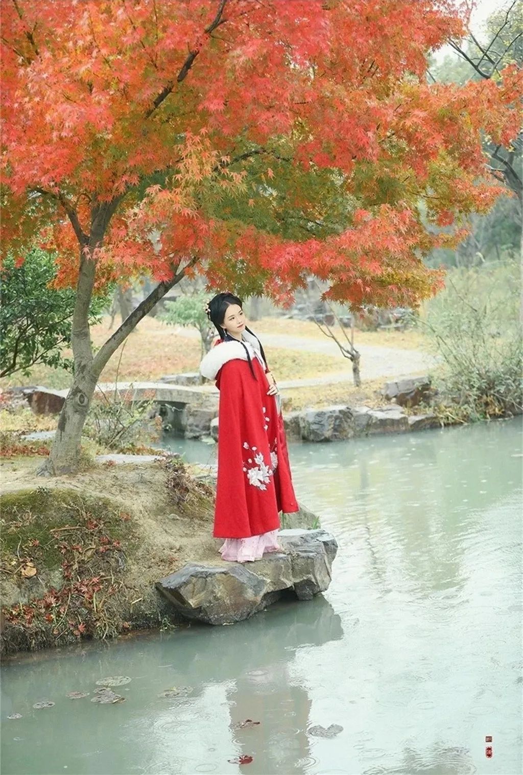 汀枫小筑 | 锦帐春馀情未及，怀人梦浅恨犹添