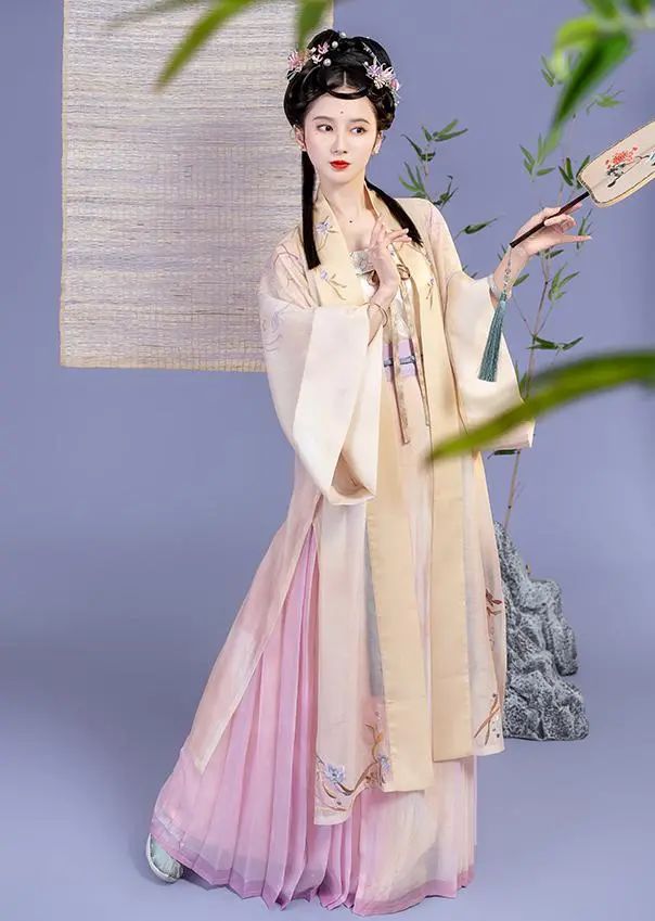 与春有染,超适合春天穿的宋制汉服 与春有染,超适合春天穿的宋制汉服