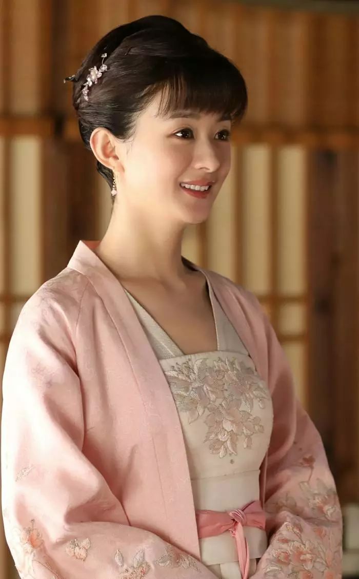 汉服市场火爆!“汉服”用英文怎么说? 汉服市场火爆!“汉服”用英文怎么说?