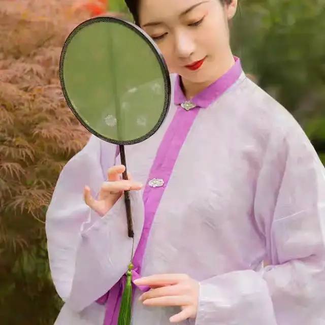 纯色汉服也能玩出花？——汉服色彩搭配方法