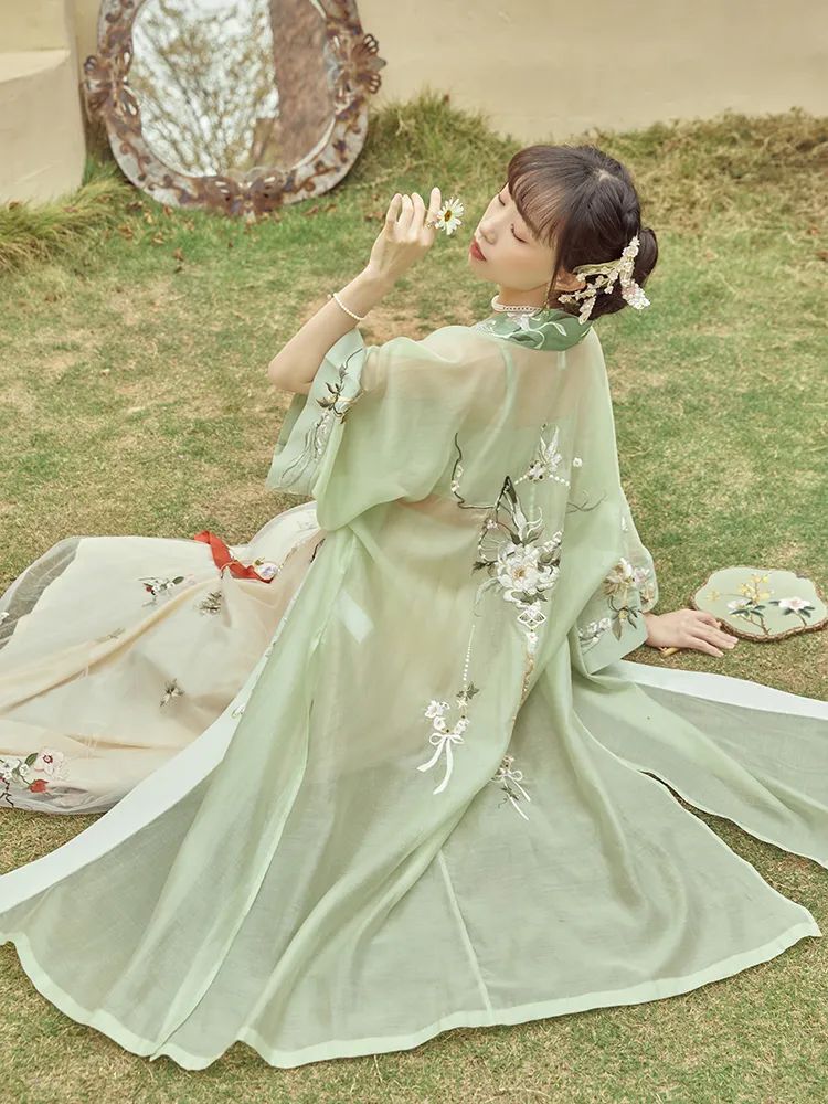 穿着比较清爽的宋制汉服(各种价位均有 穿着比较清爽的宋制汉服(各种价位均有