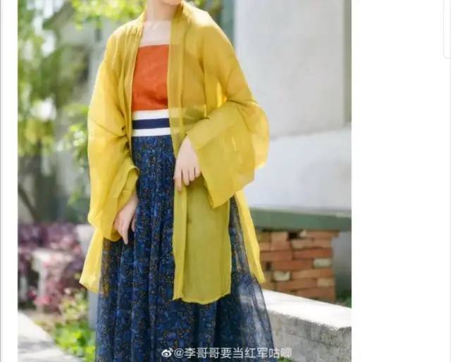 纯色汉服也能玩出花？——汉服色彩搭配方法