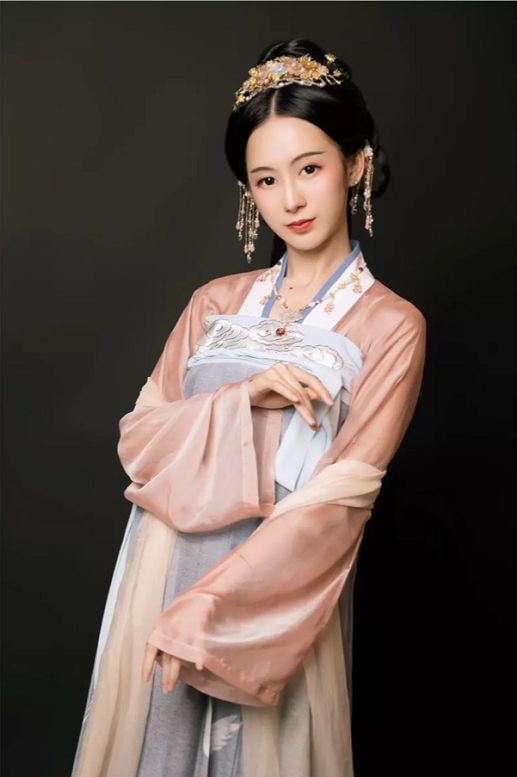 还在愁拍照POSE不够?带上这些道具可以解决大部分问题! 还在愁拍照POSE不够?带上这些道具可以解决大部分问题!