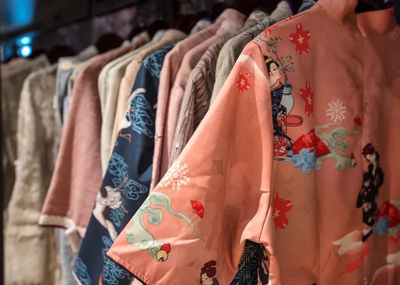 汉服市场火爆!“汉服”用英文怎么说? 汉服市场火爆!“汉服”用英文怎么说?