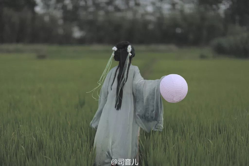 还在愁拍照POSE不够?带上这些道具可以解决大部分问题! 还在愁拍照POSE不够?带上这些道具可以解决大部分问题!