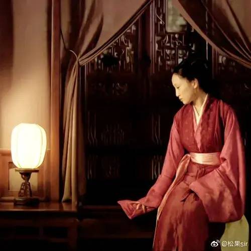 纯色汉服也能玩出花？——汉服色彩搭配方法