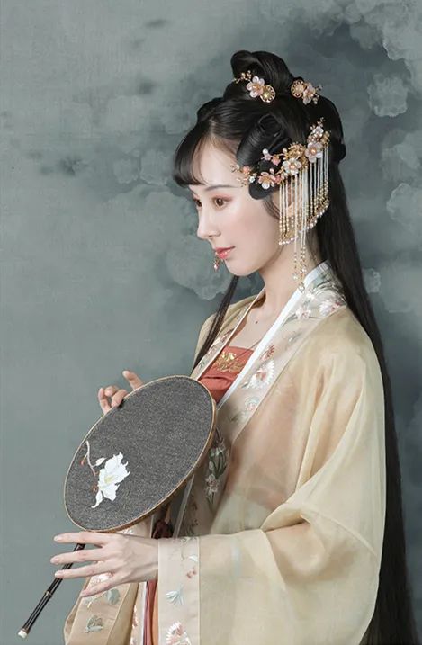 穿着比较清爽的宋制汉服(各种价位均有 穿着比较清爽的宋制汉服(各种价位均有