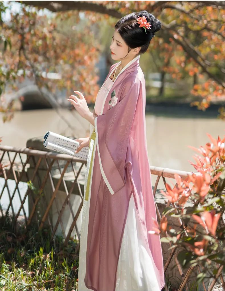 穿着比较清爽的宋制汉服(各种价位均有 穿着比较清爽的宋制汉服(各种价位均有