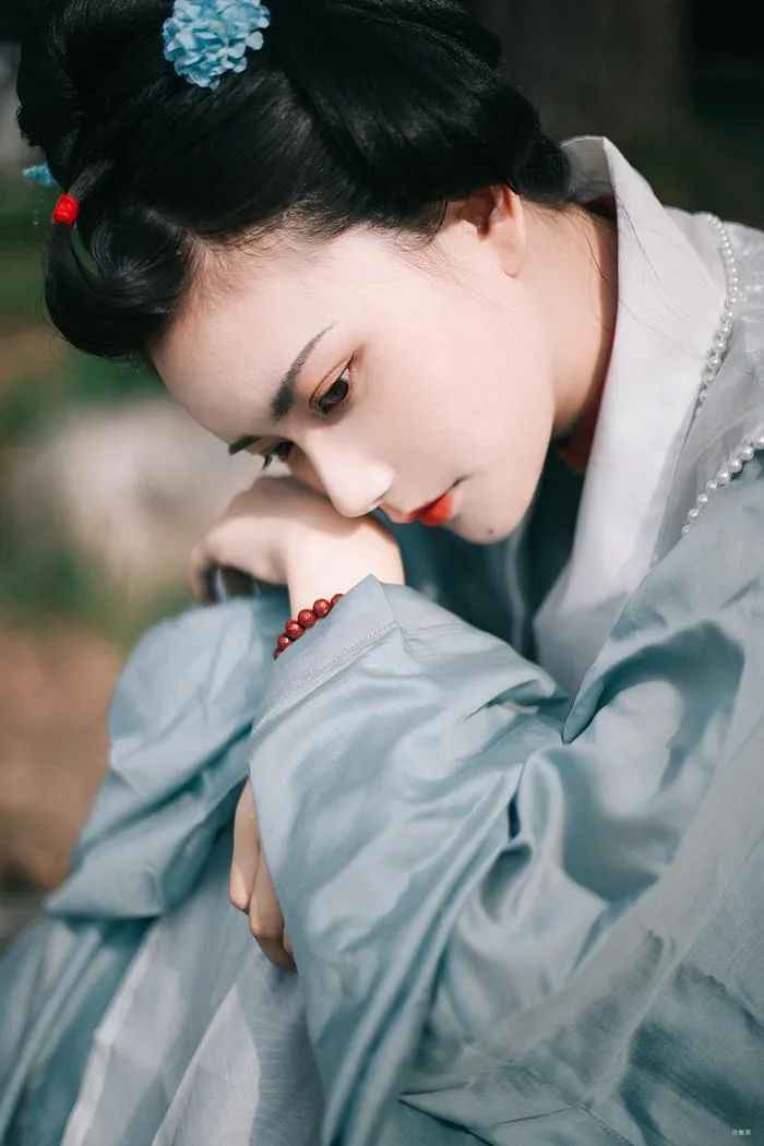 汉服仕女 | 落日渔歌归棹晚，且傍兰桡莲浦