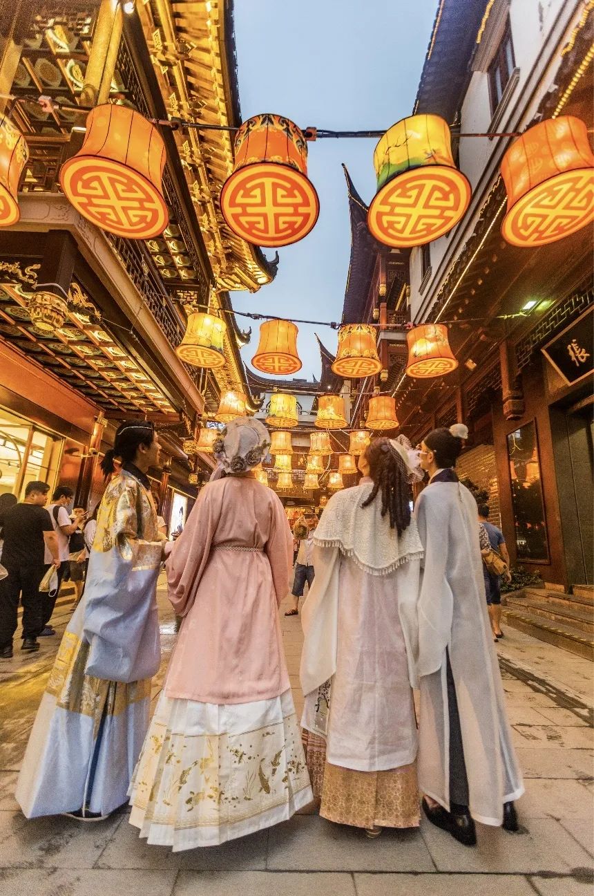 汉服资讯 | 华裳九州国风快闪店亮相豫园华宝楼！