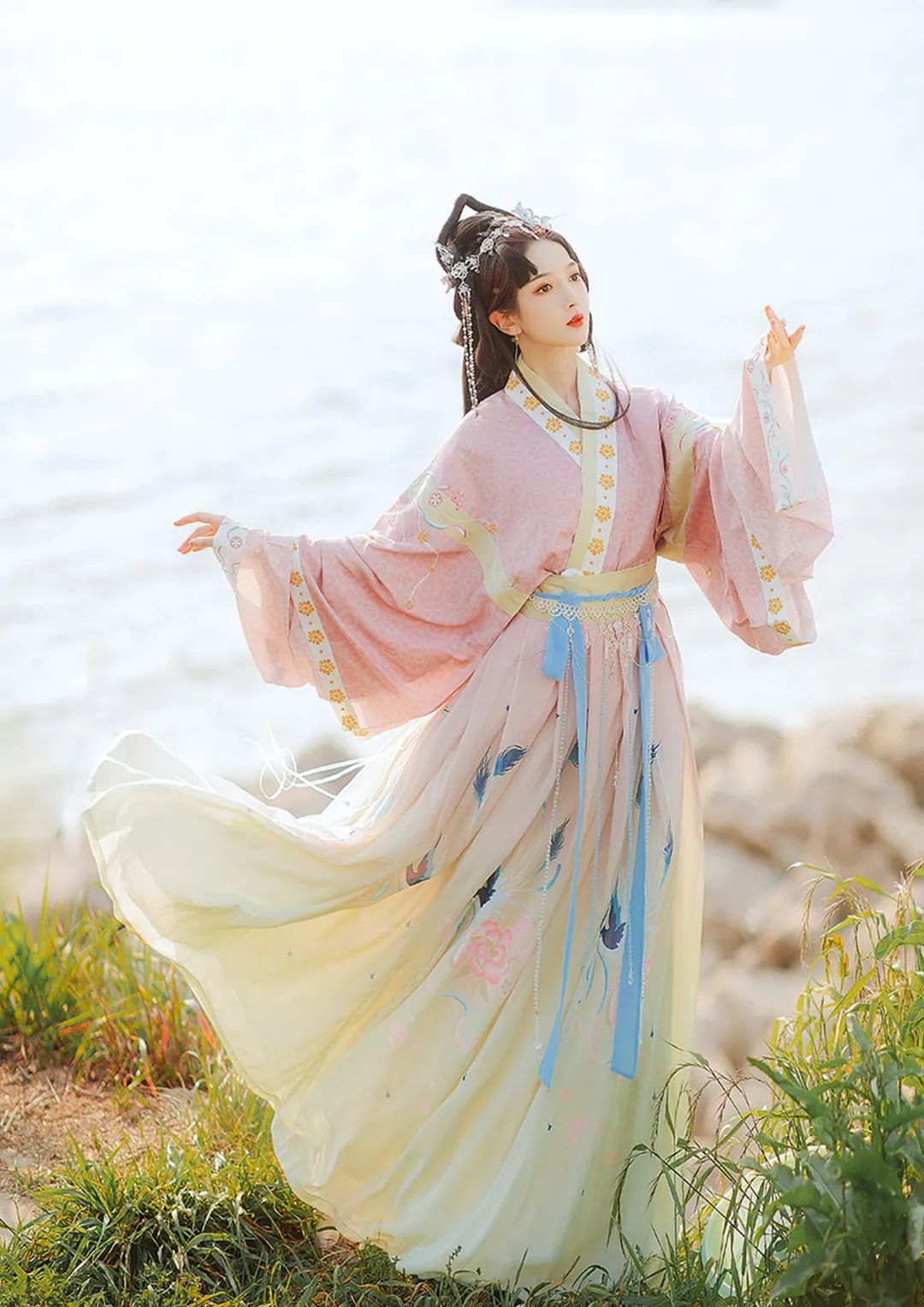 汉服资讯 | 华裳九州国风快闪店亮相豫园华宝楼！